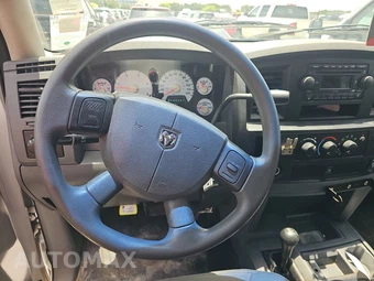 2009 Dodge Ram 3500 Cab Chassis ST Regular Cab DRW – miniatura 10