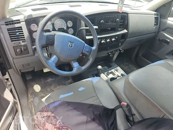 2009 Dodge Ram 3500 Cab Chassis ST Regular Cab DRW – miniatura 11