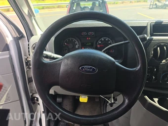 2009 Ford E-150 Recreational Van 138.0" WB – miniatura 10