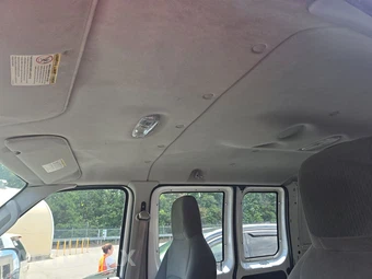 2009 Ford E-150 Recreational Van 138.0" WB – miniatura 18