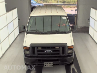 2009 Ford E-150 Recreational Van 138.0" WB – miniatura 2