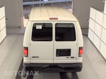 2009 Ford E-150 Recreational Van 138.0" WB – miniatura 5