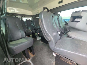 2009 Ford E-250 Commercial Cargo Van 138.0" WB – miniatura 13