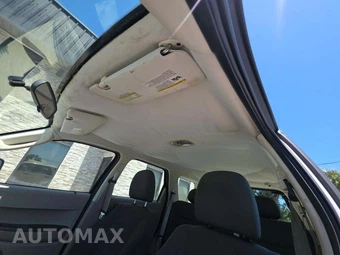 2009 Ford Escape XLS - miniatura 11