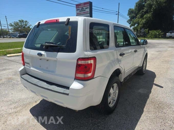2009 Ford Escape XLS - miniatura 3