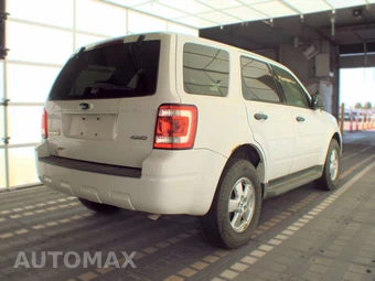 2009 Ford Escape XLS – miniatura 4