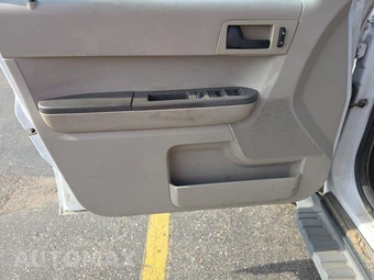 2009 Ford Escape XLS – miniatura 9