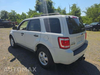 2009 Ford Escape XLT – miniatura 2