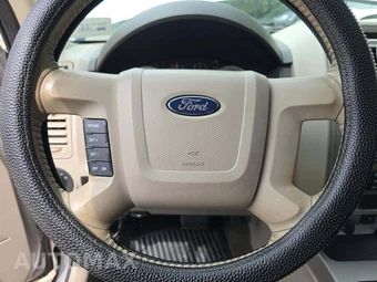 2009 Ford Escape XLT – miniatura 26