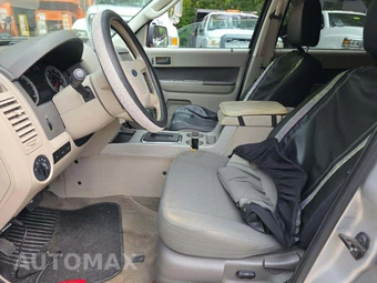 2009 Ford Escape XLT – miniatura 3