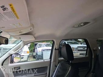 2009 Ford Escape XLT – miniatura 8