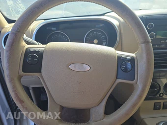 2009 Ford Explorer XLT - miniatura 10