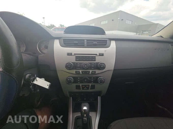 2009 Ford Focus SE Sedan – miniatura 10