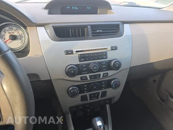 2009 Ford Focus SE Sedan – miniatura 11