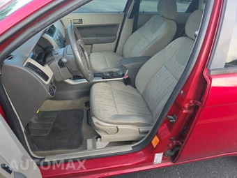 2009 Ford Focus SE Sedan – miniatura 7