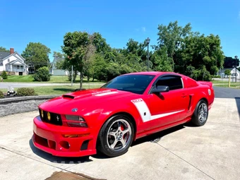 2009 Ford Mustang - miniatura 2