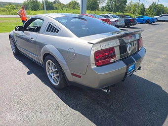 2009 Ford Mustang Shelby GT500 Coupe - miniatura 2