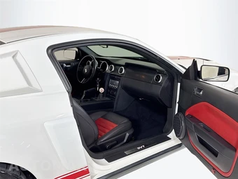 2009 Ford Mustang Shelby GT500 Coupe - miniatura 28