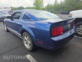 2009 Ford Mustang V6 Coupe - miniatura 2