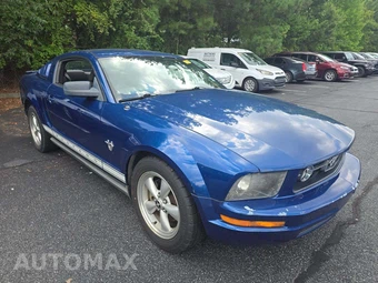 2009 Ford Mustang V6 Coupe - miniatura 4