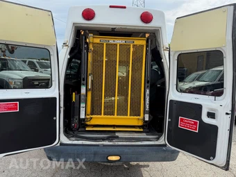 2009 Ford Super Duty E-350 Commercial Cargo Van 138.0" WB - miniatura 2