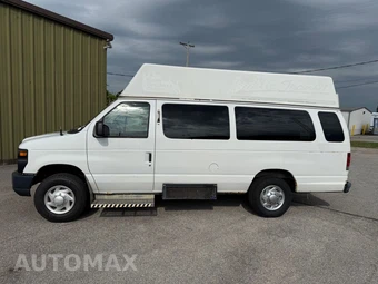 2009 Ford Super Duty E-350 Commercial Cargo Van 138.0" WB - miniatura 3