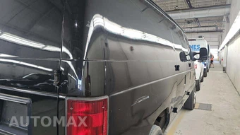 2009 Ford Super Duty E-350 Recreational Van 138.0" WB - miniatura 30
