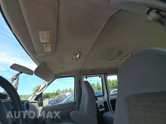 2009 Ford Super Duty E-350 Wagon XL 138.0" WB - miniatura 16