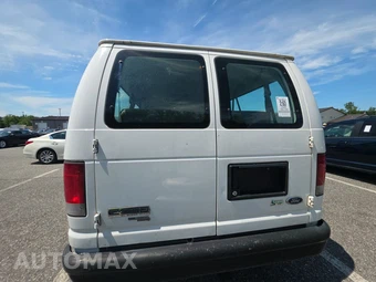 2009 Ford Super Duty E-350 Wagon XL 138.0" WB - miniatura 5