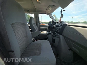 2009 Ford Super Duty E-350 Wagon XL 138.0" WB - miniatura 8