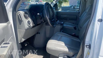 2009 Ford Super Duty E-350 Wagon XLT 138.0" WB - miniatura 10