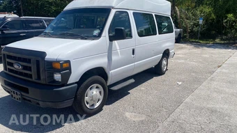 2009 Ford Super Duty E-350 Wagon XLT 138.0" WB - miniatura 12