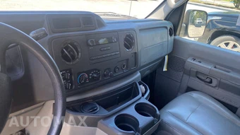 2009 Ford Super Duty E-350 Wagon XLT 138.0" WB - miniatura 3