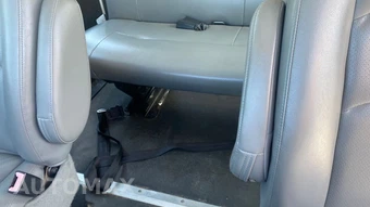 2009 Ford Super Duty E-350 Wagon XLT 138.0" WB - miniatura 4