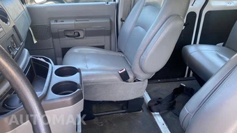 2009 Ford Super Duty E-350 Wagon XLT 138.0" WB - miniatura 5