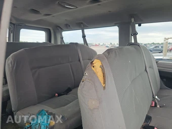2009 Ford Super Duty E-350 Wagon XLT 138.0" WB - miniatura 13