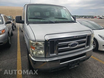 2009 Ford Super Duty E-350 Wagon XLT 138.0" WB - miniatura 2