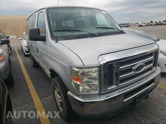 2009 Ford Super Duty E-350 Wagon XLT 138.0" WB - miniatura 3