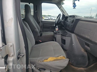 2009 Ford Super Duty E-350 Wagon XLT 138.0" WB - miniatura 8