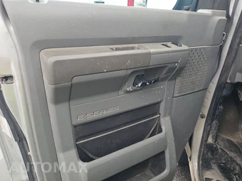 2009 Ford Super Duty E-350 Wagon XLT 138.0" WB - miniatura 9