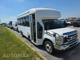 2009 Ford Super Duty E-450 Cutaway DRW – miniatura 3