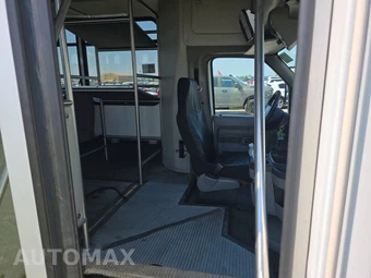 2009 Ford Super Duty E-450 Cutaway DRW – miniatura 8