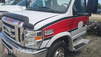 2009 Ford Super Duty E-450 Cutaway DRW – miniatura 37