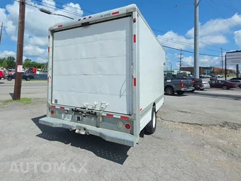 2009 Ford Super Duty E-450 Cutaway DRW