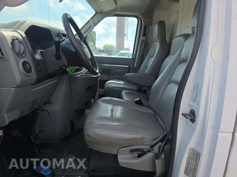 2009 Ford Super Duty E-450 Cutaway DRW - miniatura 3