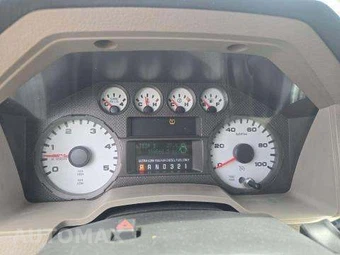 2009 Ford Super Duty F-250 XL Crew Cab Medium Bed - miniatura 9