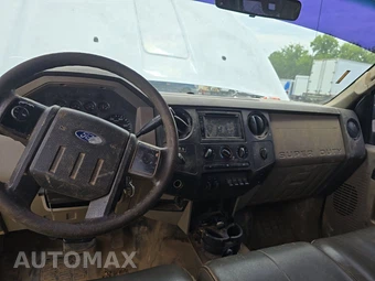 2009 Ford Super Duty F-350 Cab Chassis XL Crew Cab DRW - miniatura 11