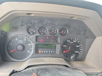 2009 Ford Super Duty F-350 Cab Chassis XL Crew Cab DRW - miniatura 12
