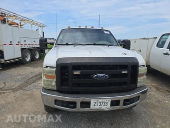 2009 Ford Super Duty F-350 Cab Chassis XL Crew Cab DRW - miniatura 2