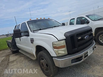 2009 Ford Super Duty F-350 Cab Chassis XL Crew Cab DRW - miniatura 3